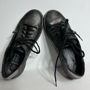 Mobils Shoes size 7.5 excellent condition